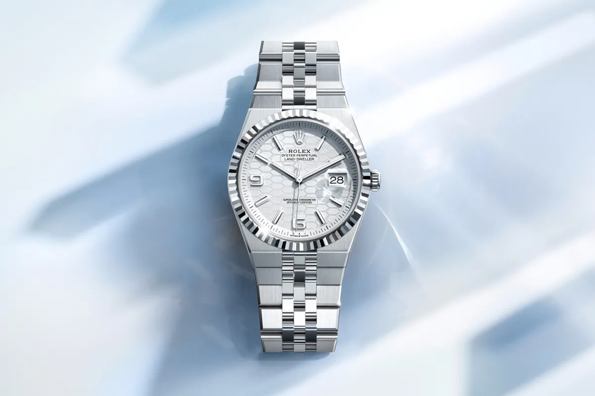 Scopri Rolex Land-Dweller presso Curnis, rivenditore Autorizzato Rolex a Bergamo