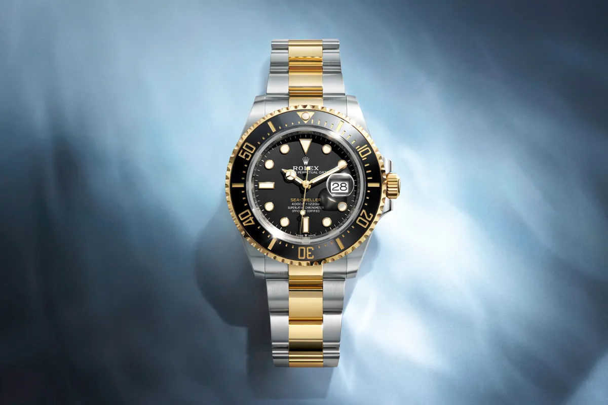 Scopri Rolex Sea-Dweller presso Curnis, rivenditore Autorizzato Rolex a Bergamo